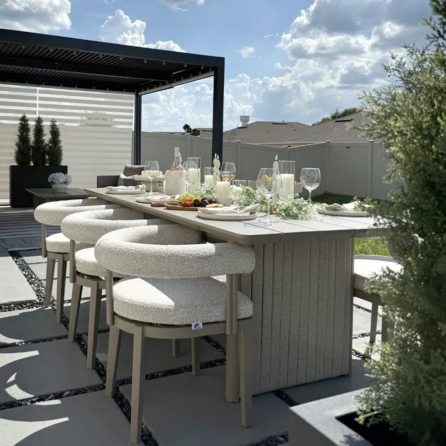 Keeping Aluminum and Metal Patio Dining Furniture Cool in Direct Sunlight