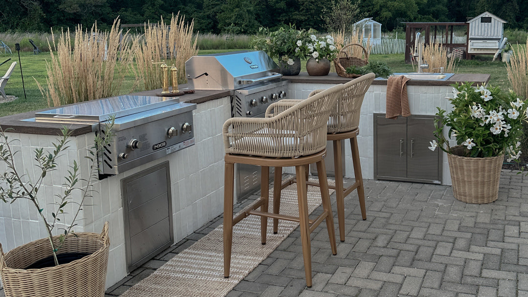 Swivel vs. Stationary Chairs: Which Offers Better Comfort for Outdoor Dining