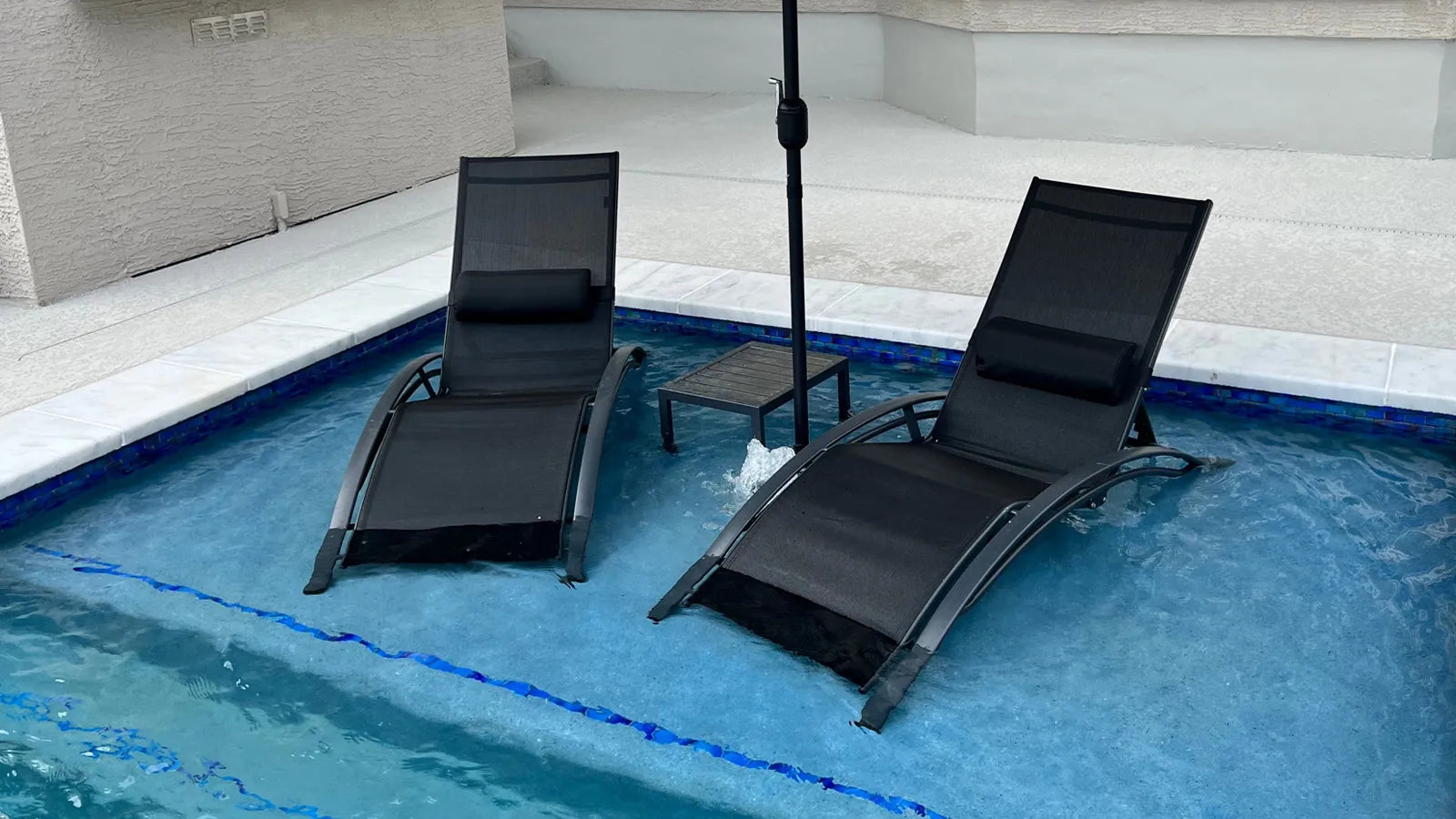 Side Table Synergy: What is the Ideal Height for a Table Next to a Low-Profile Lounger?