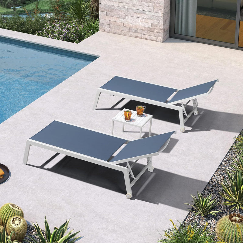 PURPLE LEAF Outdoor Chaise Lounge Chairs Set of 2 White Aluminum Lounge Chair Five-Position Adjustable Chaise with Wheels and Table for Pool Deck Patio